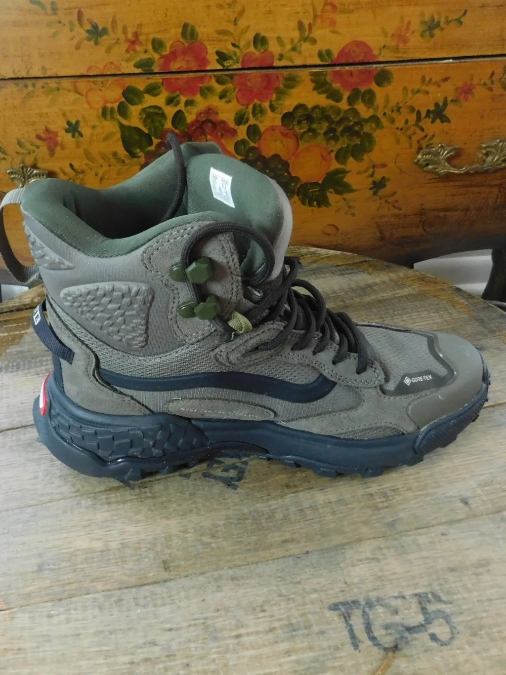 Vans MTE Gore Tex Boots Mens Size 6.5